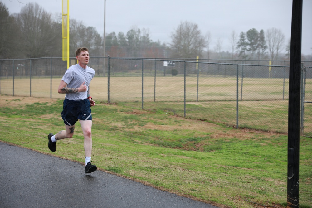 Airmen Runs in Army Fitness Test