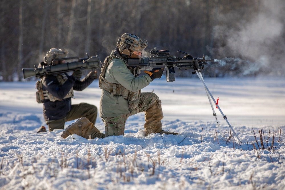 US Marines conduct CALFEX during ARCTIC EDGE 2026