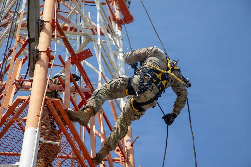 1st Signal Brigade Conducts Tower Climbing Training at Osan Air Base