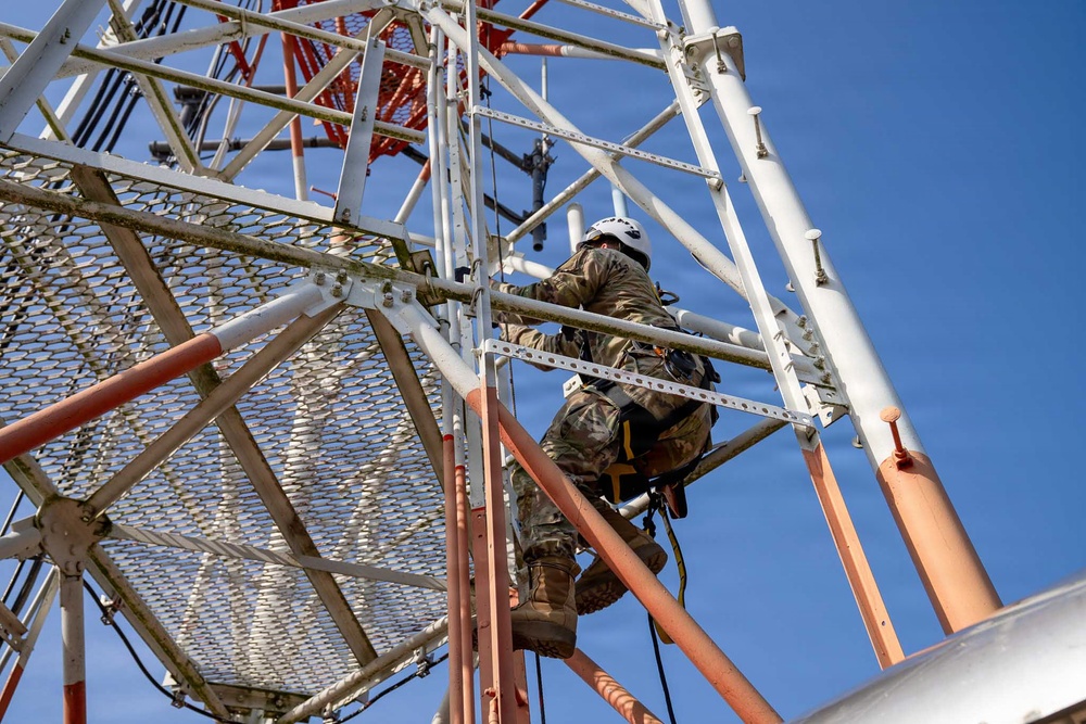 1st Signal Brigade Conducts Tower Climbing Training at Osan Air Base, Mar. 4, 2026