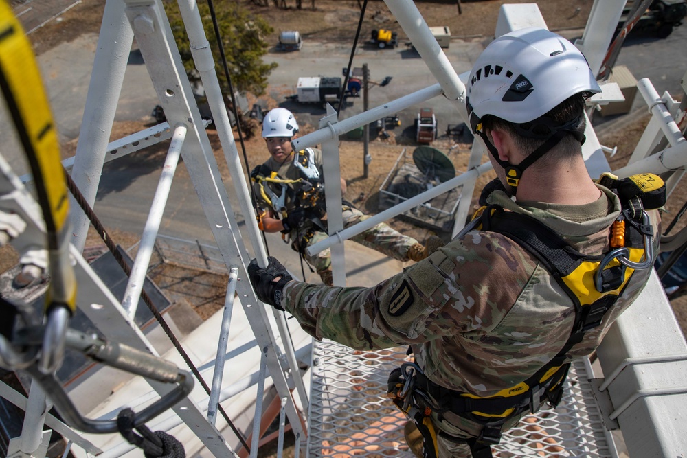 1st Signal Brigade Conducts Tower Climbing Training at Osan Air Base