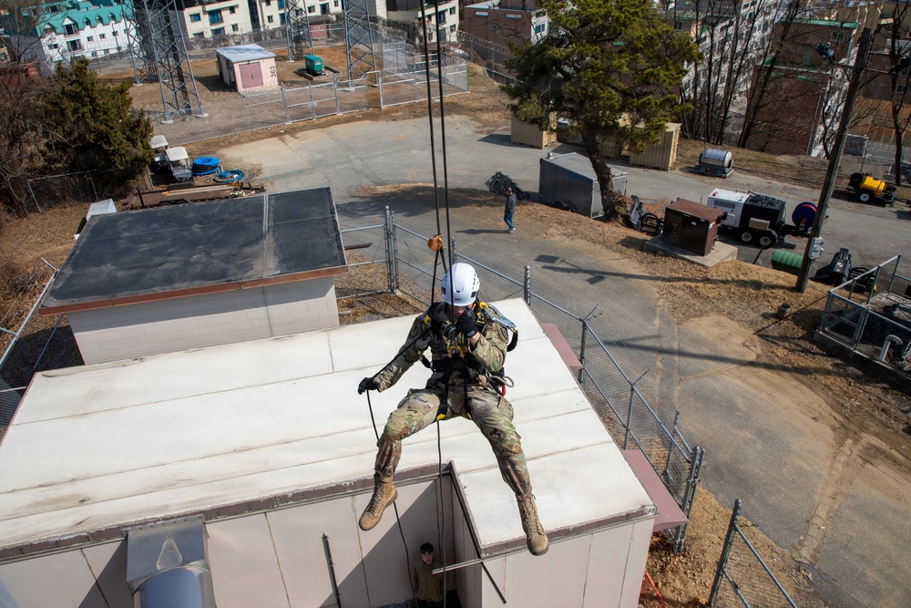 1st Signal Brigade Conducts Tower Climbing Training at Osan Air Base