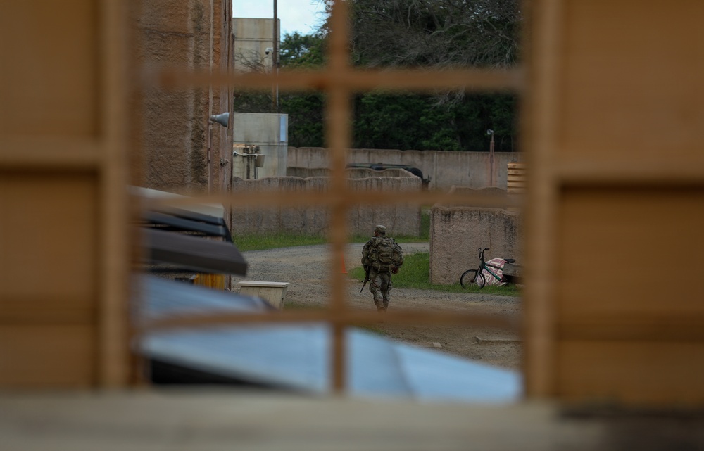 HIARNG BWC 2026 Competitors Ruck Towards Victory