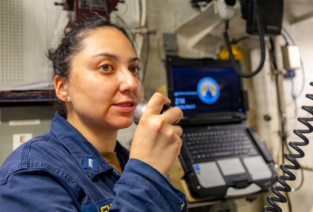USS Dewey Conducts Training Drill in the South China Sea