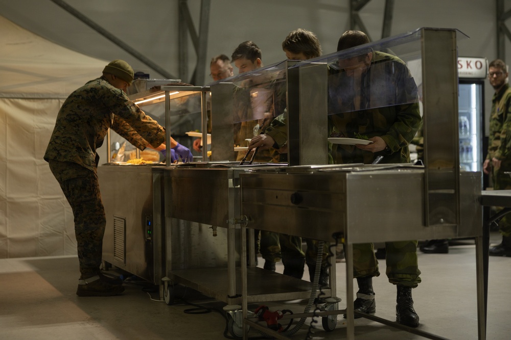 CORE26 | Norwegian, U.S. Forces Partner to Fuel Troops for Arctic Exercise