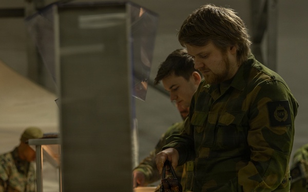 CORE26 | Norwegian, U.S. Forces Partner to Fuel Troops for Arctic Exercise