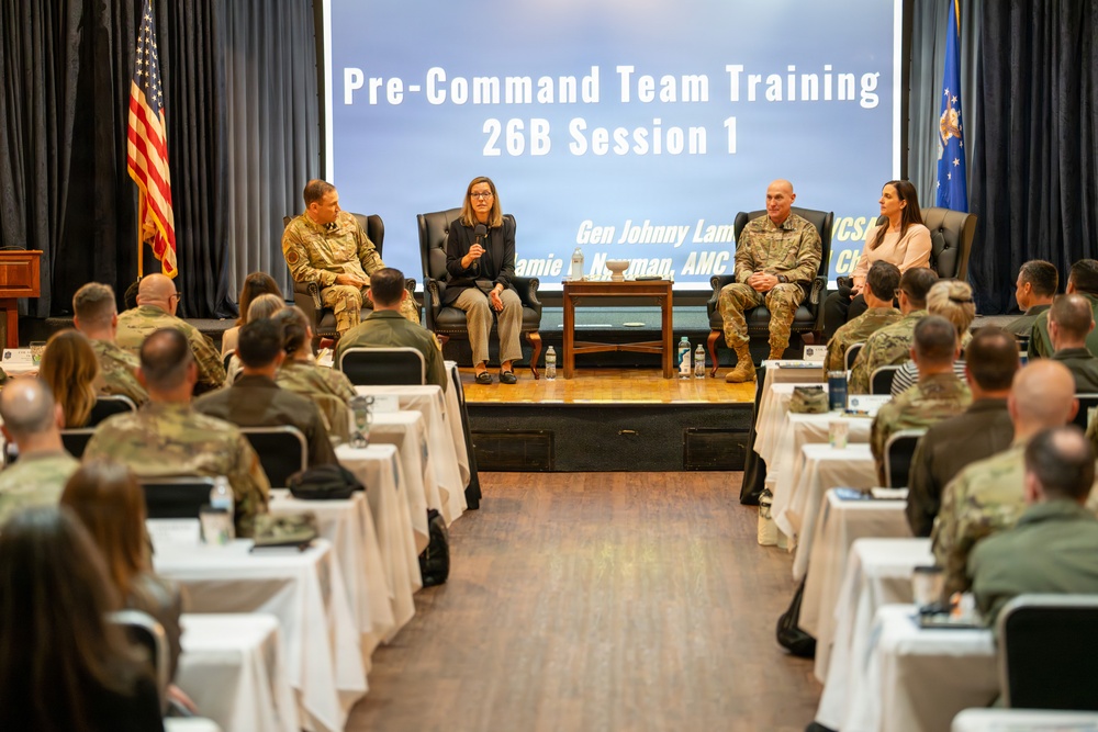 VCSAF speaks at Air University