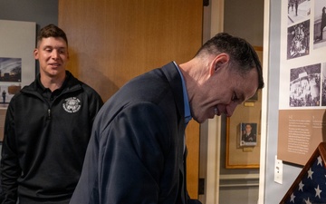 Retired Army Maj. Jeff Struecker Visits the Old Guard