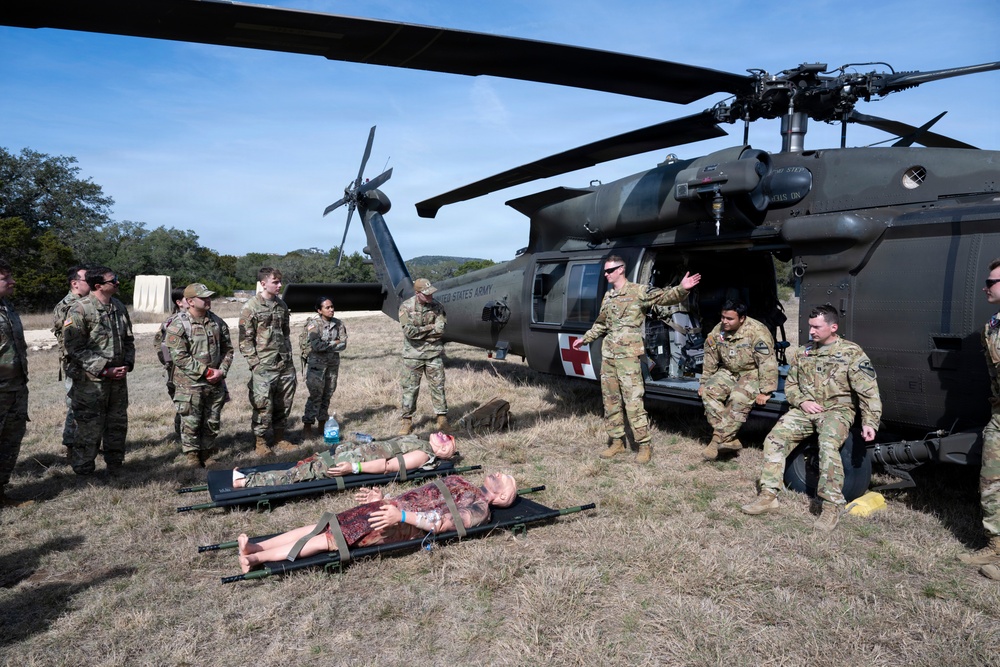 Joint Critical Care Exercise prepares Soldiers, Airmen to deploy