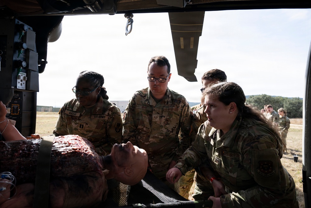 Joint Critical Care Exercise prepares Soldiers, Airmen to deploy