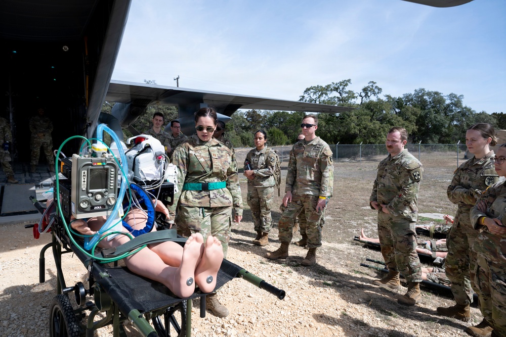 Joint Critical Care Exercise prepares Soldiers, Airmen to deploy