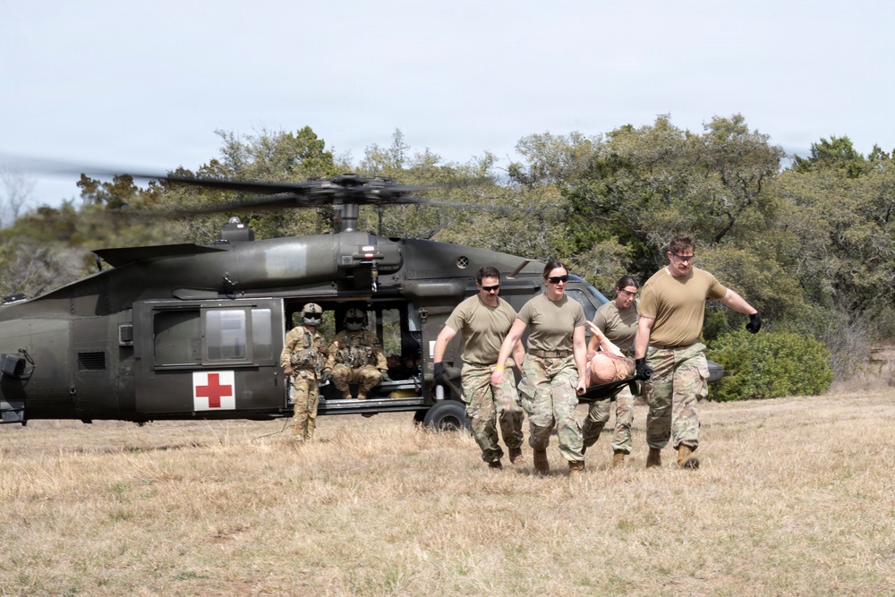 Joint Critical Care Exercise prepares Soldiers, Airmen to deploy