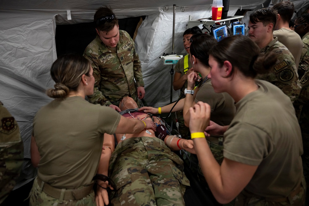 Joint Critical Care Exercise prepares Soldiers, Airmen to deploy