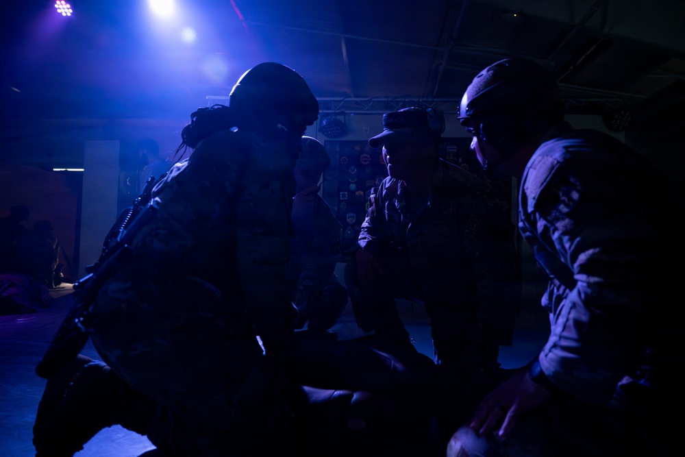 Joint Critical Care Exercise prepares Soldiers, Airmen to deploy
