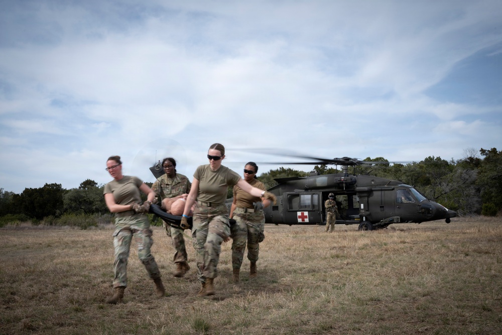 Joint Critical Care Exercise prepares Soldiers, Airmen to deploy