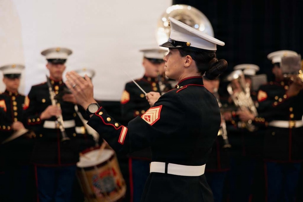 Marine Corps San Diego Band perform for Patriots at Pebble