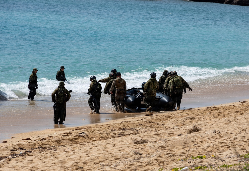 31st MEU | India Co conducts boat raid with the JGSDF