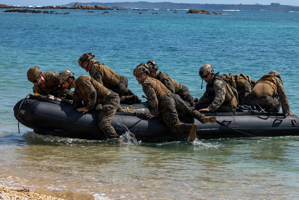 31st MEU | India Co conducts boat raid with the JGSDF
