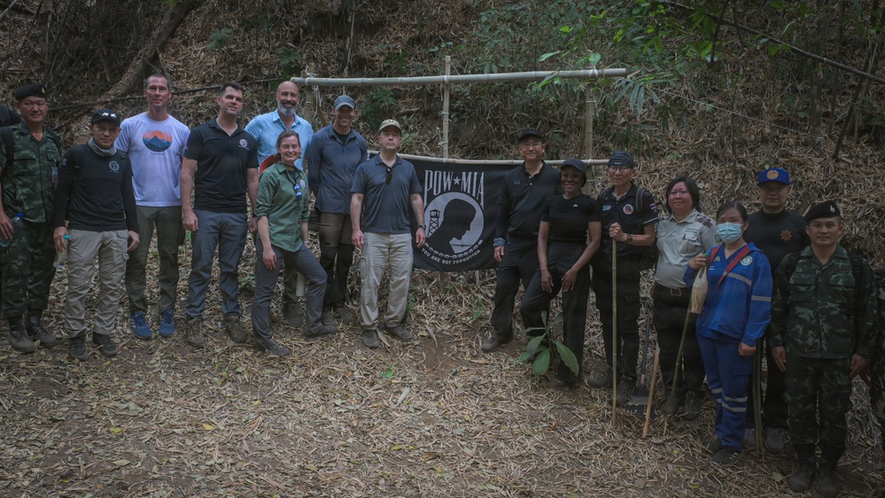U.S. Ambassador to Thailand and DPAA Leadership visits Recovery Team