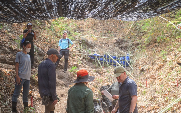 U.S. Ambassador to Thailand and DPAA Leadership visits Recovery Team