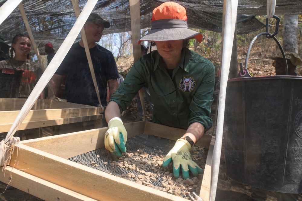 U.S. Ambassador to Thailand and DPAA Leadership visits Recovery Team