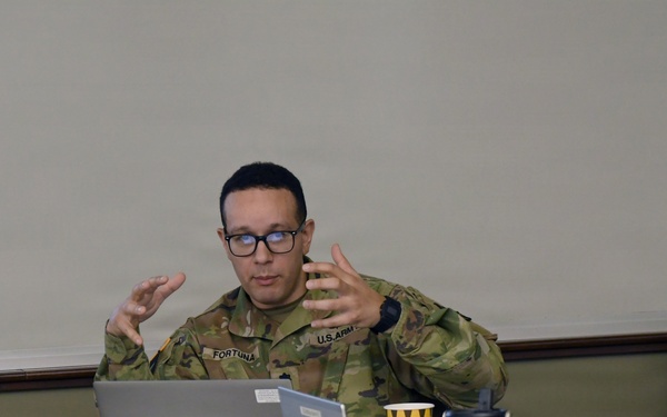 Fort Leavenworth leaders use Maven Smart System to modernize C2 training and education