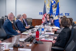 Lorna Estep visits AFIMSC