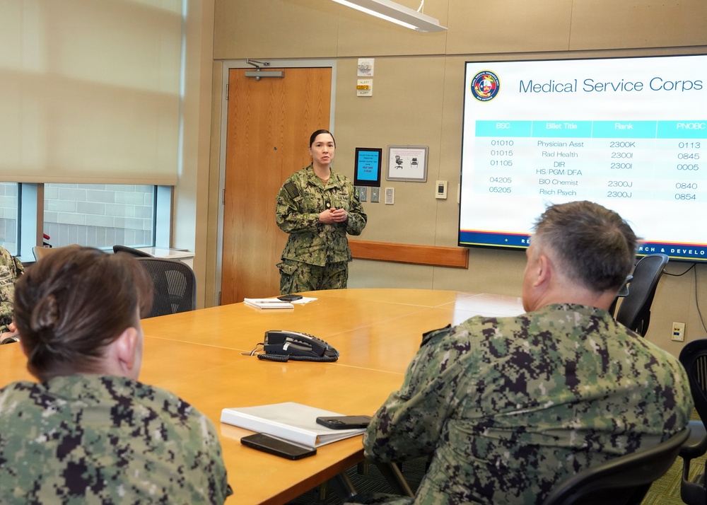 Navy MSC Deputy Corps Chief, MSC Policy &amp; Practice Officer visit NAMRU San Antonio