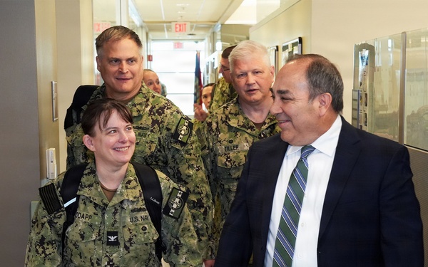 Navy MSC Deputy Corps Chief, MSC Policy &amp; Practice Officer visit NAMRU San Antonio
