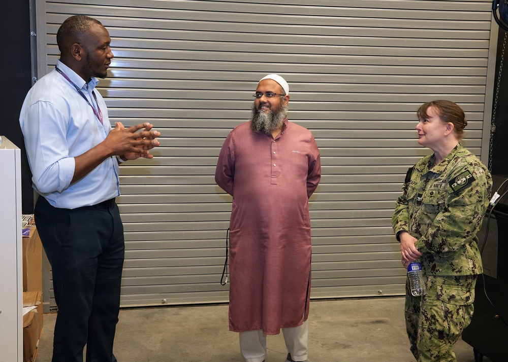 Navy MSC Deputy Corps Chief, MSC Policy &amp; Practice Officer visit NAMRU San Antonio