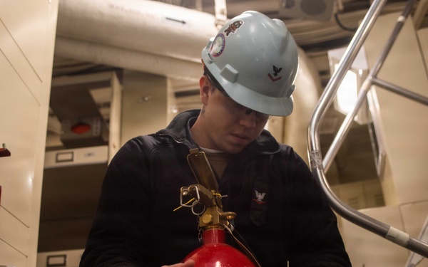 Ronald Reagan Sailors Maintain Equipment