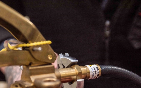 Ronald Reagan Sailors Maintain Equipment