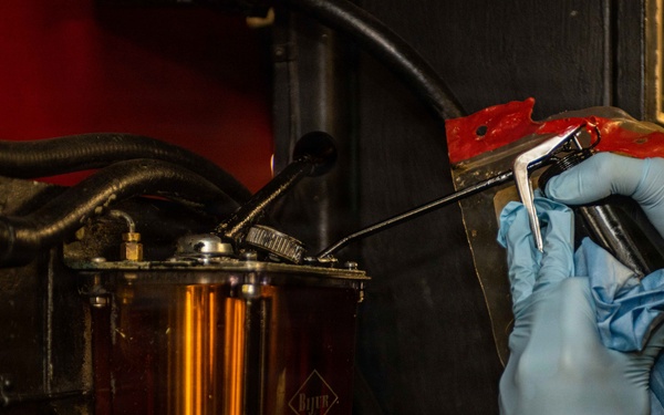 Ronald Reagan Sailors Maintain Equipment