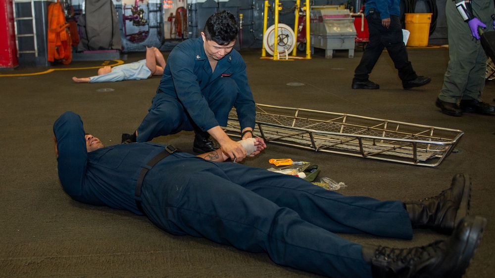 USS Essex (LHD 2) Medical Training Team Mass Casualty Drill