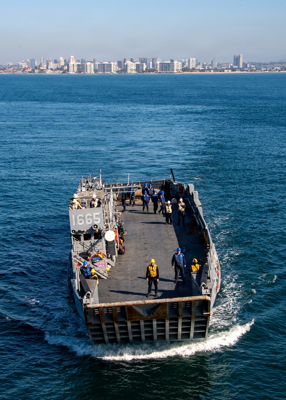 USS Essex (LHD 2) Conducts Well Deck Operations