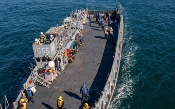 USS Essex (LHD 2) Conducts Well Deck Operations