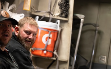 Altus, Navajo school board members and JROTC cadets take flight with Altus C-17 crew
