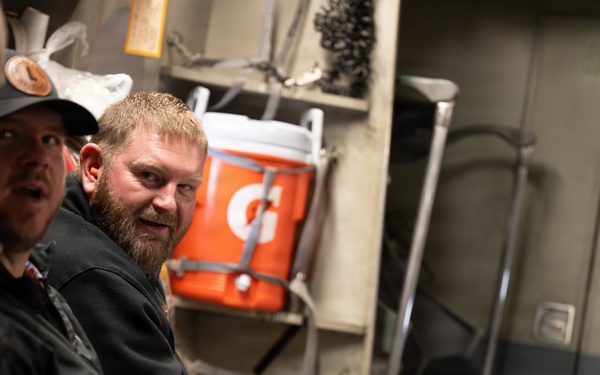 Altus, Navajo school board members and JROTC cadets take flight with Altus C-17 crew
