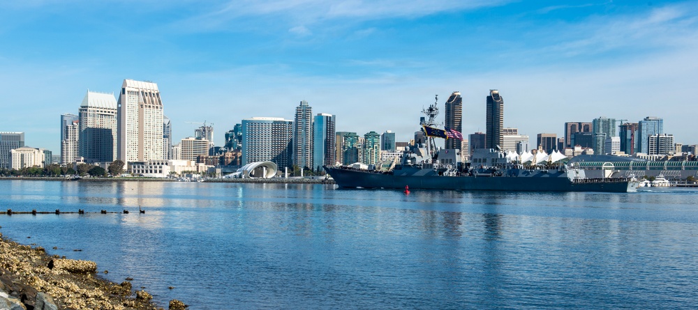 USS Mustin (DDG 89) Departs Naval Base San Diego