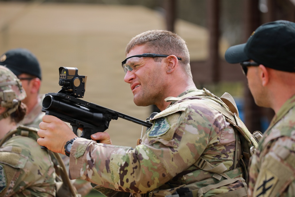 Infantryman Practices M320 Aiming