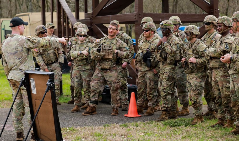 Instructor Briefs M320 Firing Lane