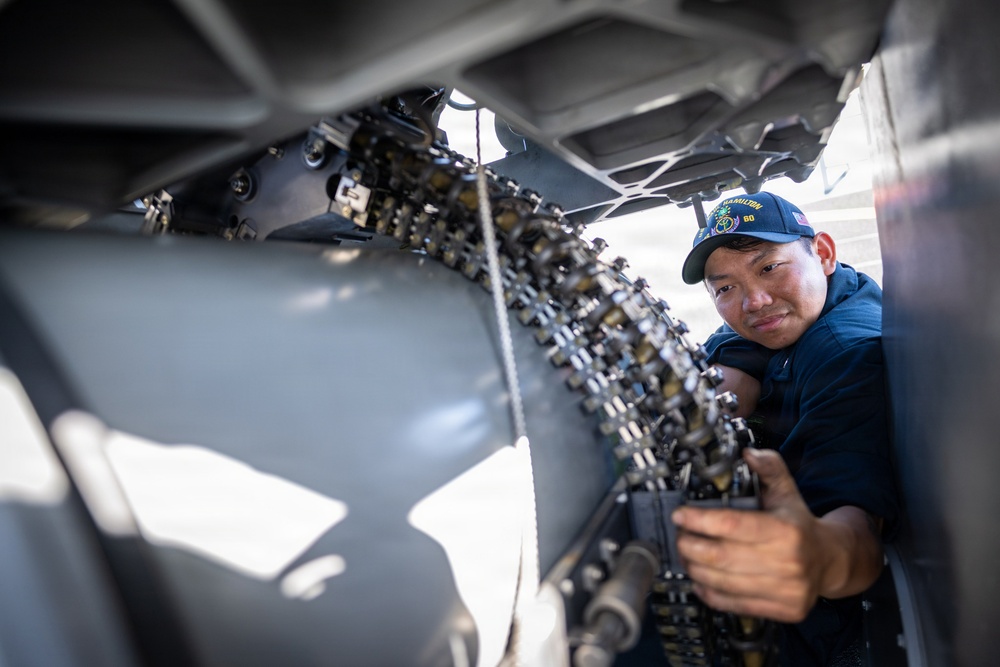USS Paul Hamilton (DDG 60) Gets Combat System Tuneup, Hosts Employee Tours at Naval Surface Warfare Center, Port Hueneme Division