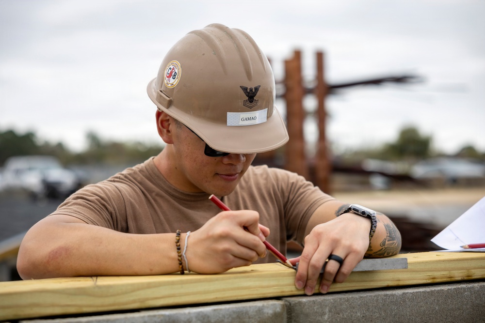 NMCB 133 Conducts Technical Trainer