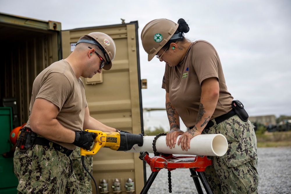 NMCB 133 Conducts Technical Trainer