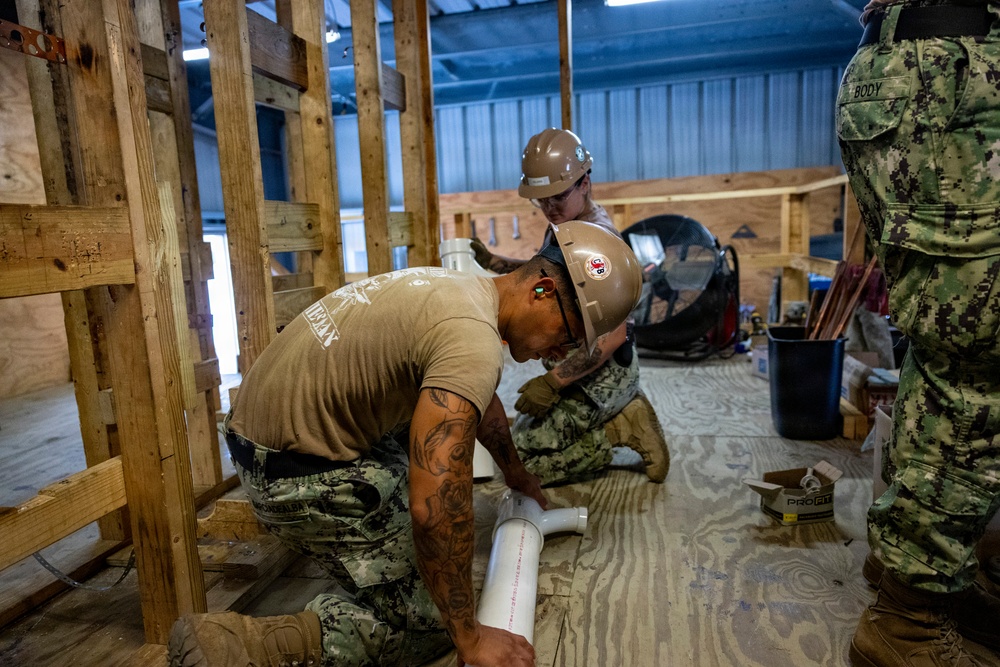 NMCB 133 Conducts Technical Trainer