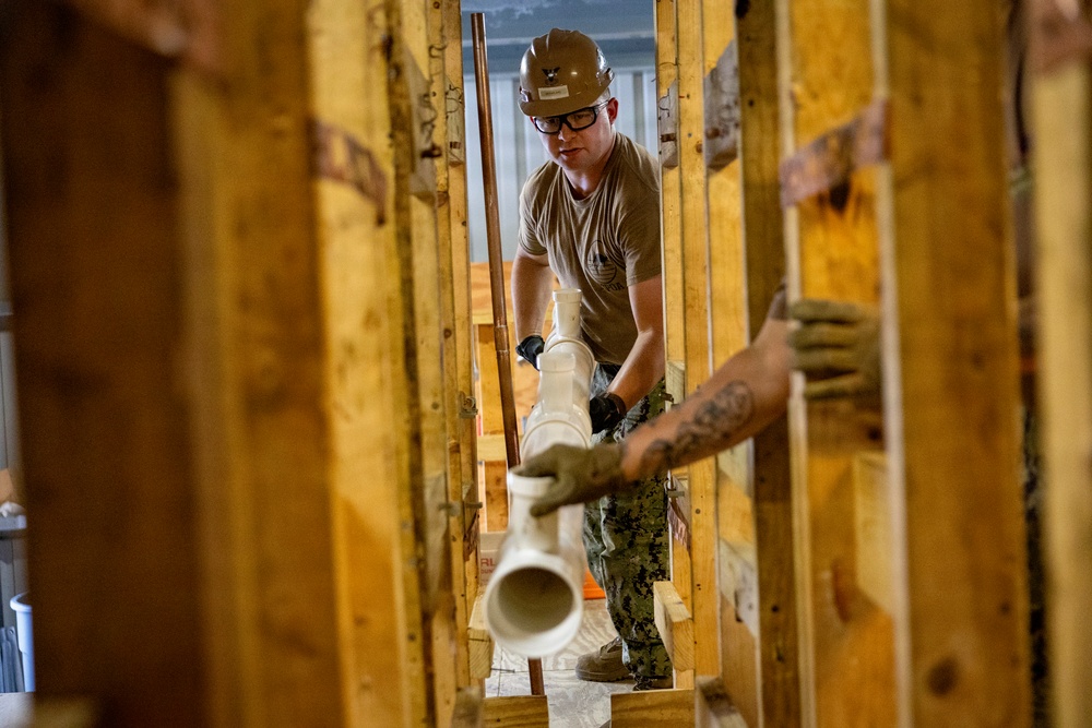 NMCB 133 Conducts Technical Trainer