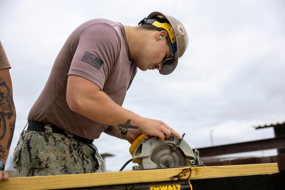 NMCB 133 Conducts Technical Trainer