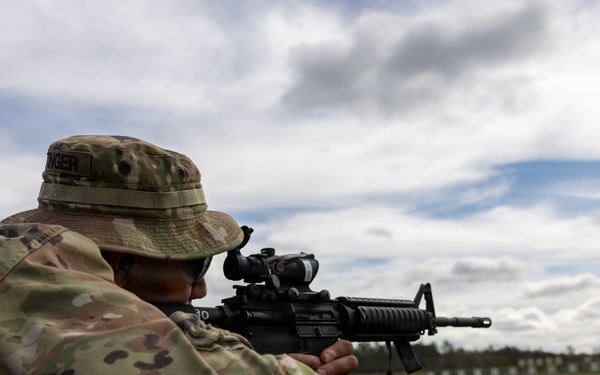 OC/T Zeroes M4 at All Army