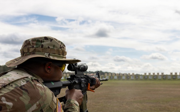 OC/T Zeroes M4 at All Army