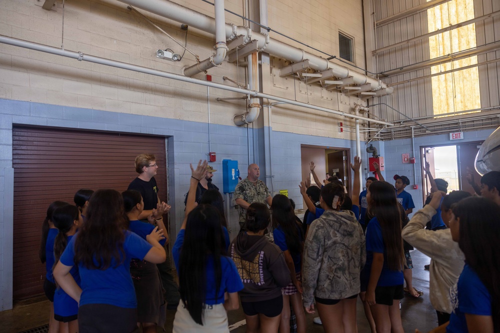 PMRF Hosts Annual Work Force Awareness Field Trip for West-Side Students